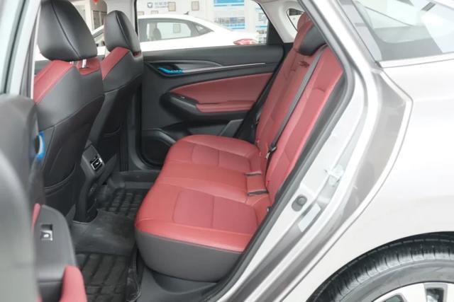 A short test of Changan Yidong PLUS: a small surprise beyond the standard answer