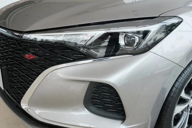 A short test of Changan Yidong PLUS: a small surprise beyond the standard answer
