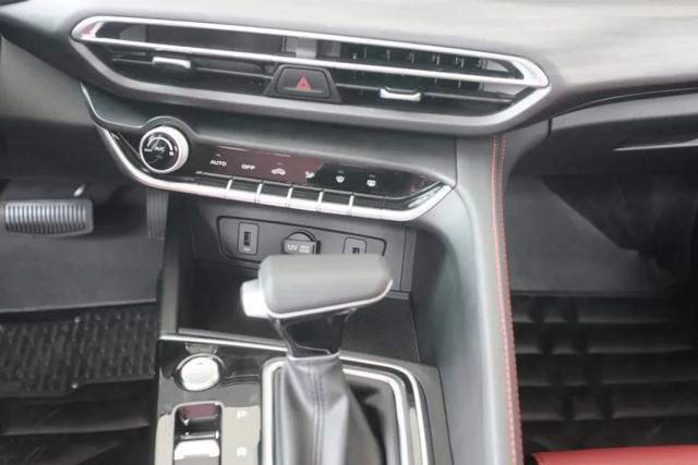 A short test of Changan Yidong PLUS: a small surprise beyond the standard answer